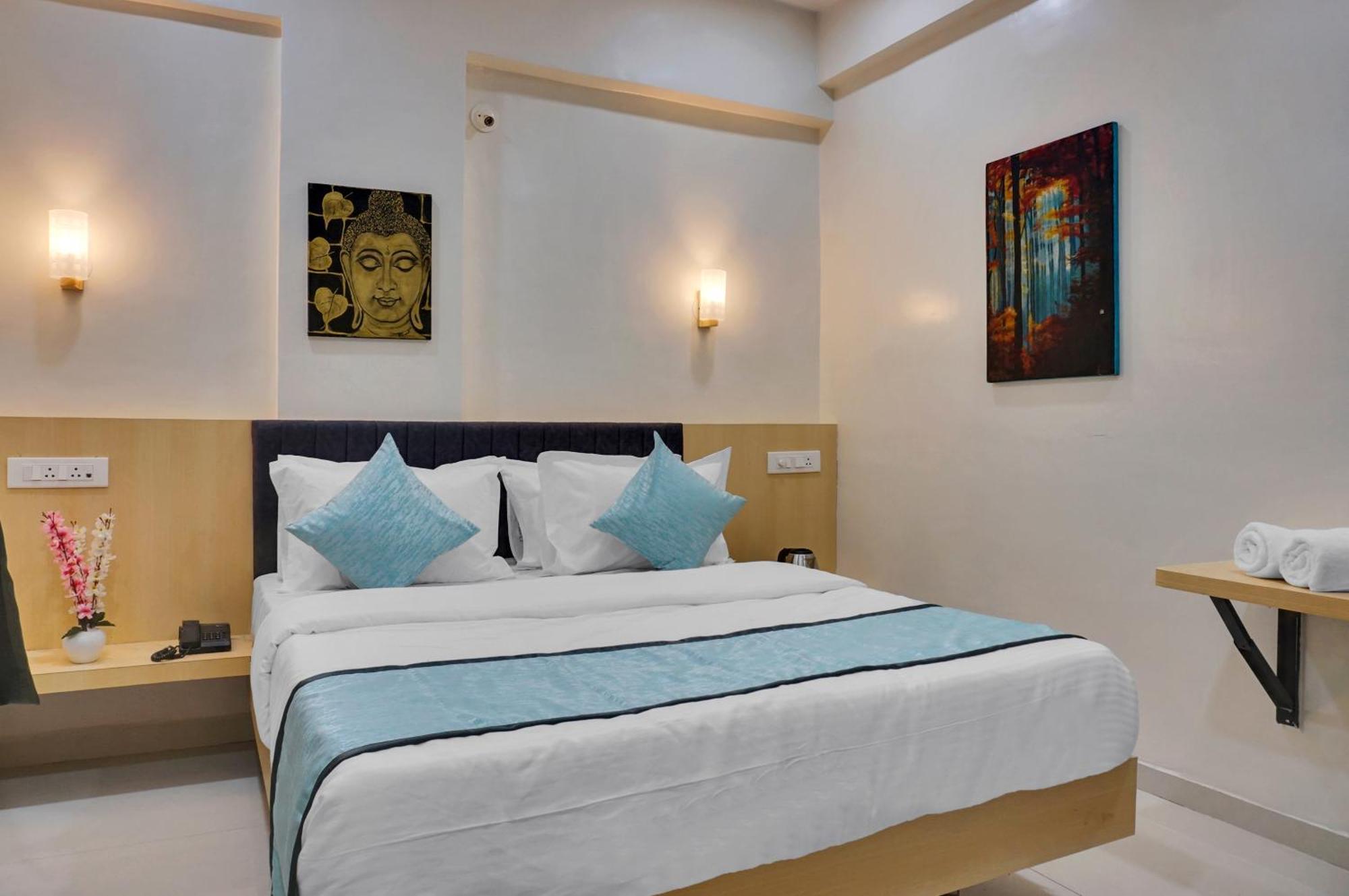 Urban Hometel Pune Exterior foto