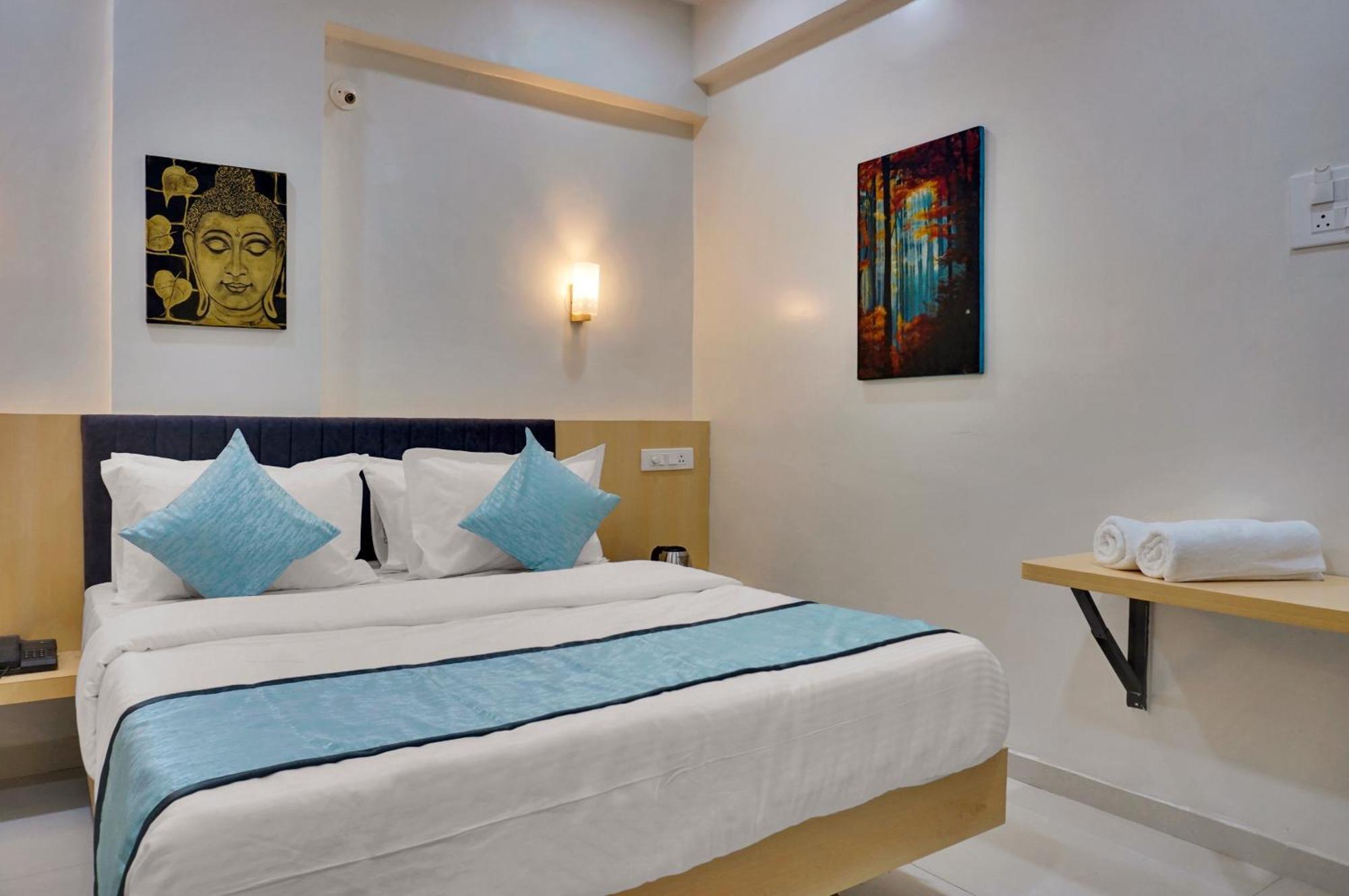 Urban Hometel Pune Exterior foto